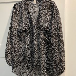 Cache tie bottom sheer polyester blouse gently worn